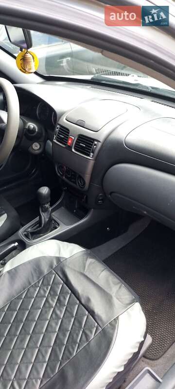 Седан Nissan Almera 2005 в Киеве
