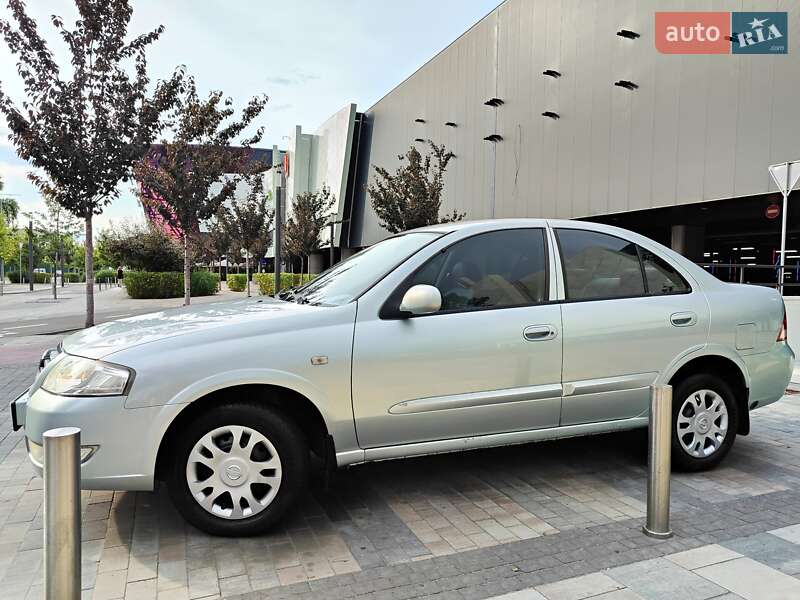 Седан Nissan Almera 2007 в Киеве