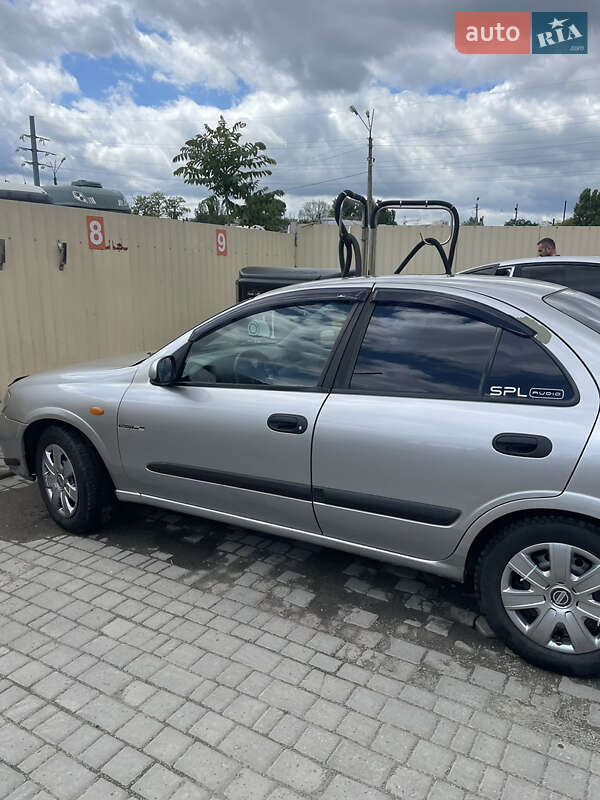 Седан Nissan Almera 2003 в Одессе