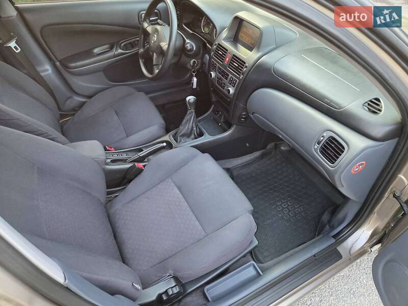 Седан Nissan Almera 2005 в Каменском