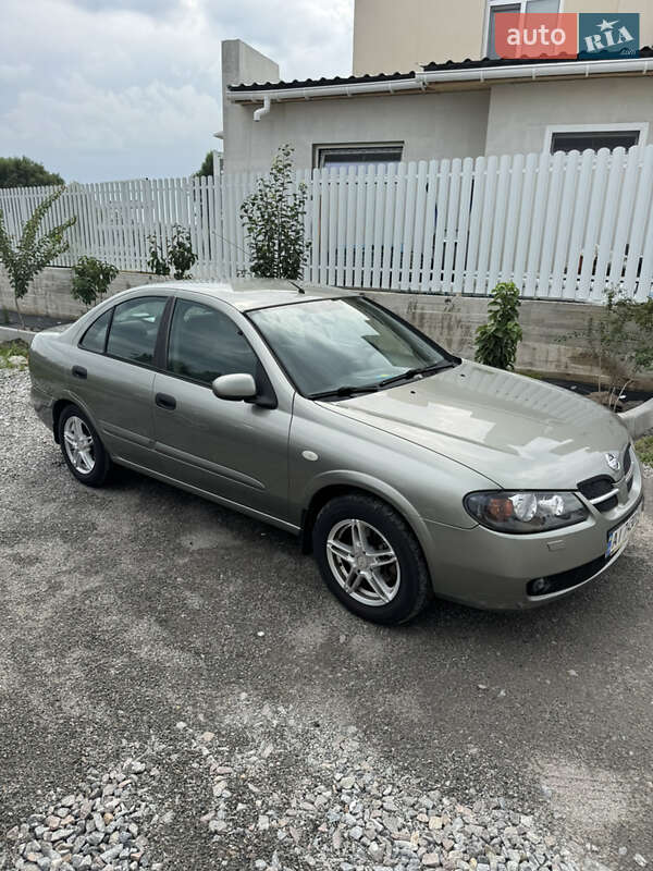 Nissan Almera 2005