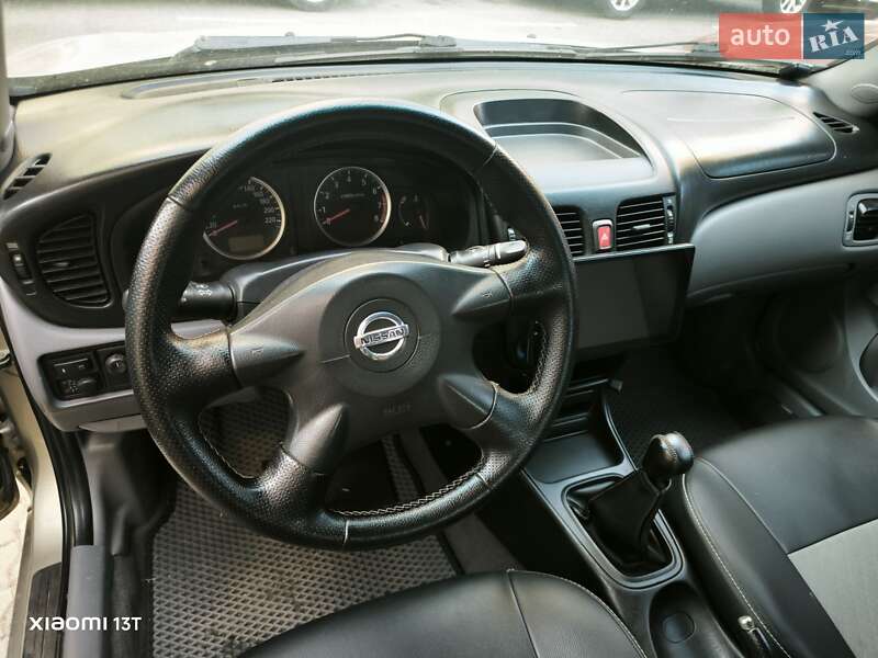 Седан Nissan Almera 2003 в Одессе