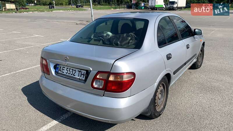 Седан Nissan Almera 2004 в Києві