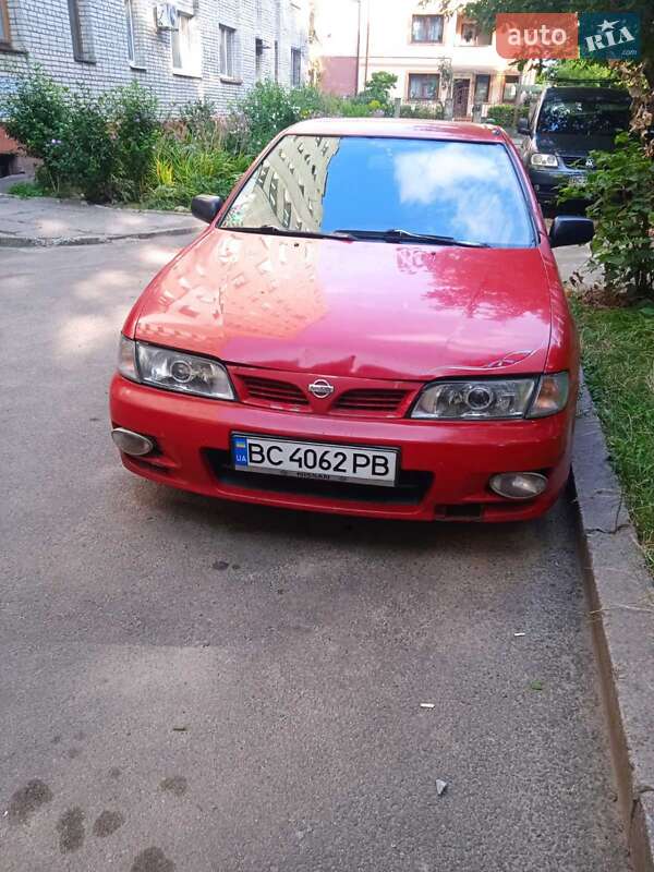 Хетчбек Nissan Almera 1997 в Львові
