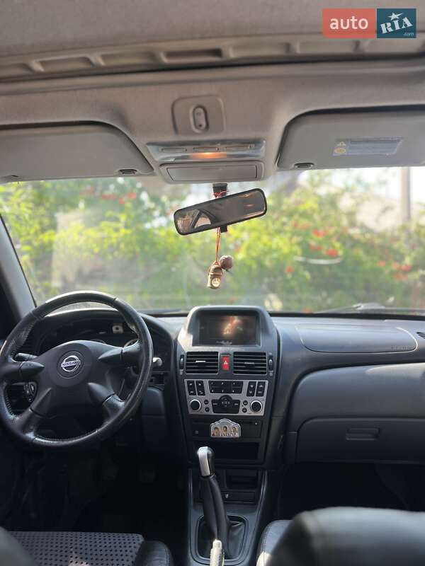 Хэтчбек Nissan Almera 2006 в Днепре