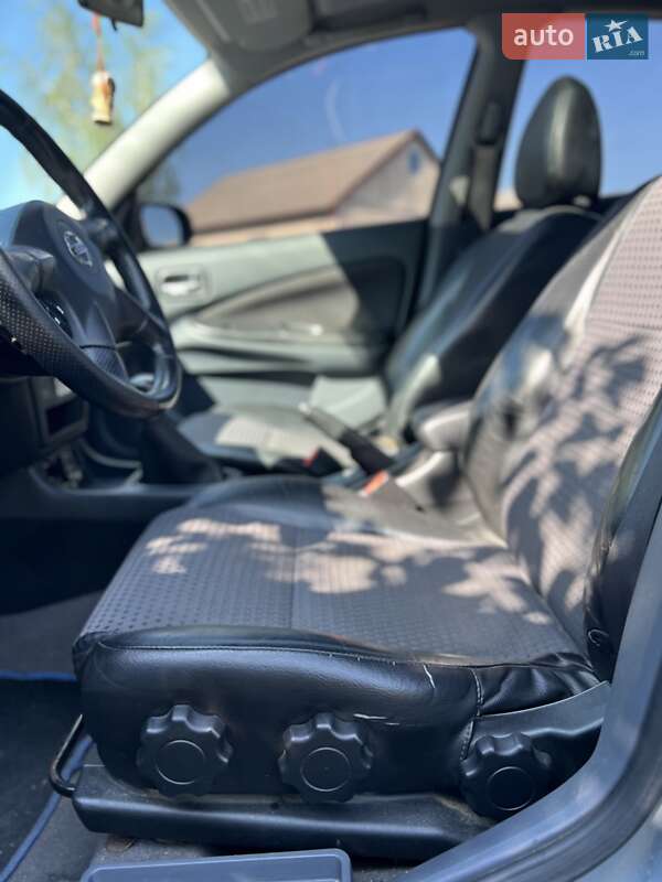 Хэтчбек Nissan Almera 2006 в Днепре