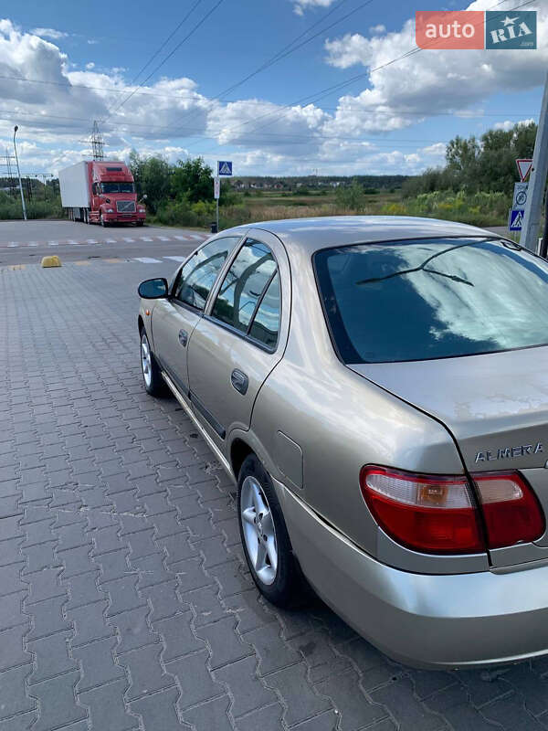Седан Nissan Almera 2003 в Києві