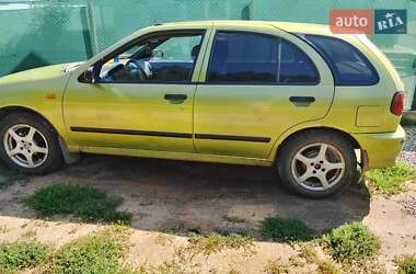 Хэтчбек Nissan Almera 1995 в Могилев-Подольске