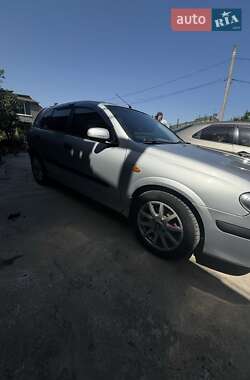 Хэтчбек Nissan Almera 2002 в Одессе