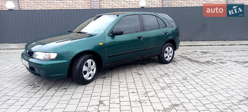 Хэтчбек Nissan Almera 1997 в Ивано-Франковске