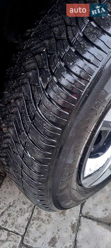 Хэтчбек Nissan Almera 1997 в Ивано-Франковске