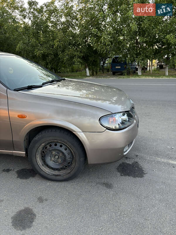 Седан Nissan Almera 2005 в Подільську