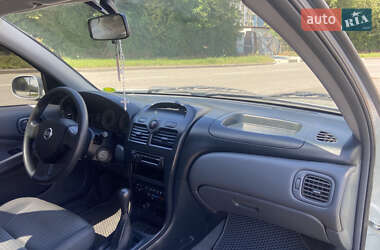 Седан Nissan Almera 2006 в 