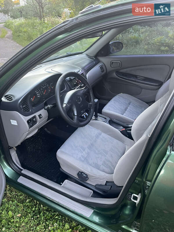 Седан Nissan Almera 2001 в Ямполе