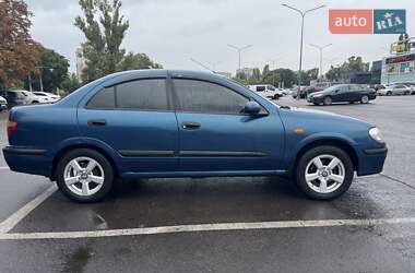 Седан Nissan Almera 2002 в Одессе