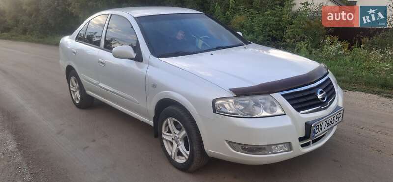 Седан Nissan Almera 2011 в Білогір'ї