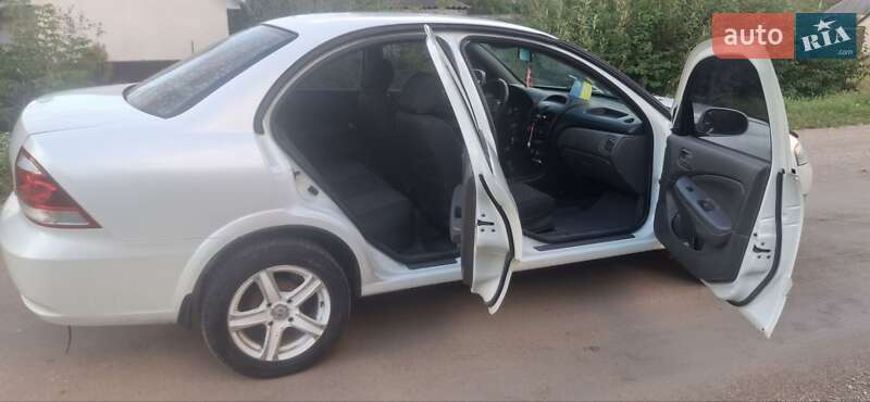 Седан Nissan Almera 2011 в Білогір'ї