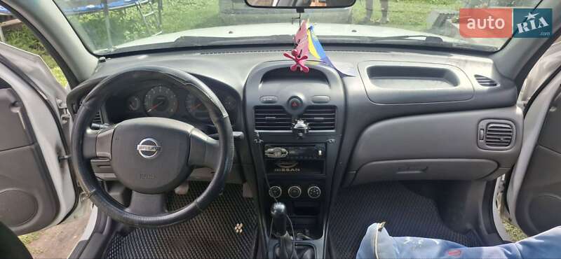 Седан Nissan Almera 2011 в Білогір'ї