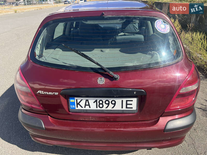 Хетчбек Nissan Almera 2002 в Києві