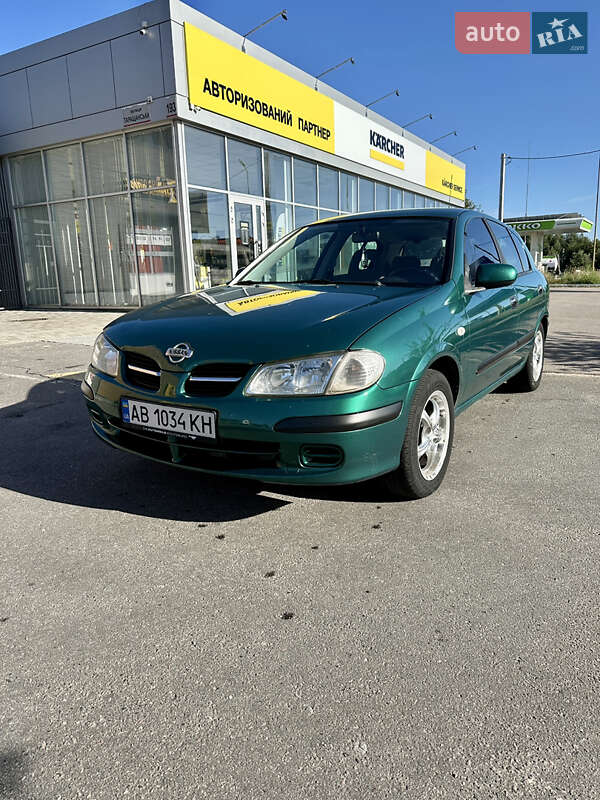 Хетчбек Nissan Almera 2001 в Білій Церкві
