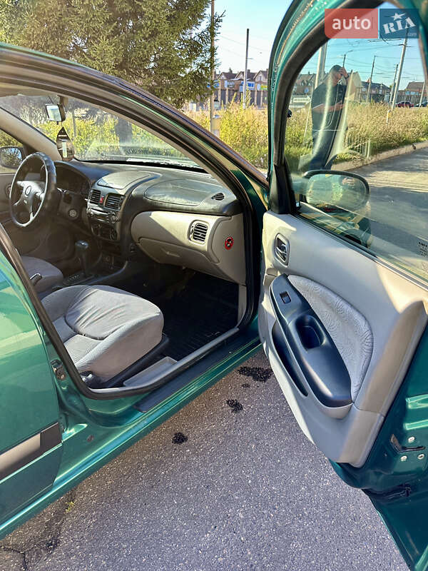 Хетчбек Nissan Almera 2001 в Білій Церкві