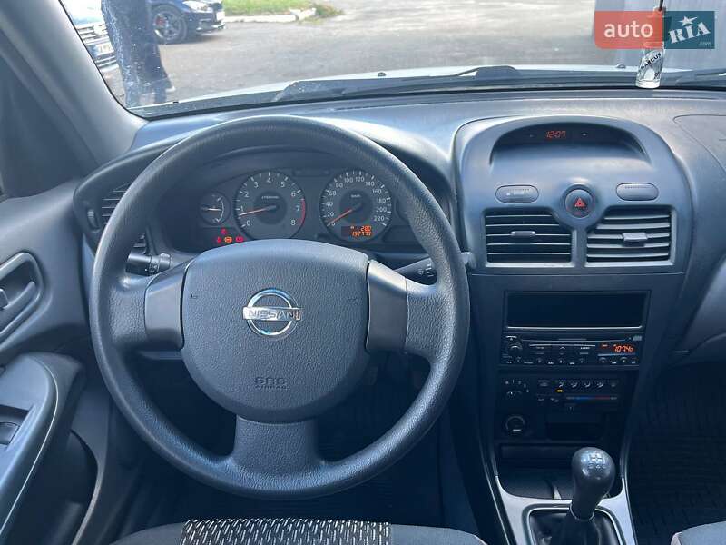 Седан Nissan Almera 2006 в Киеве