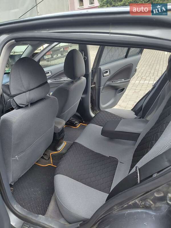 Хетчбек Nissan Almera 2005 в Івано-Франківську