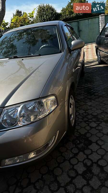 Седан Nissan Almera 2011 в Коростене