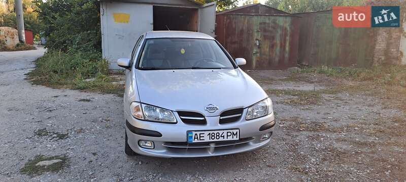 Хэтчбек Nissan Almera 2002 в Запорожье