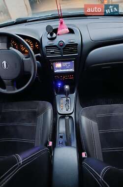 Седан Nissan Almera 2006 в Новом Буге