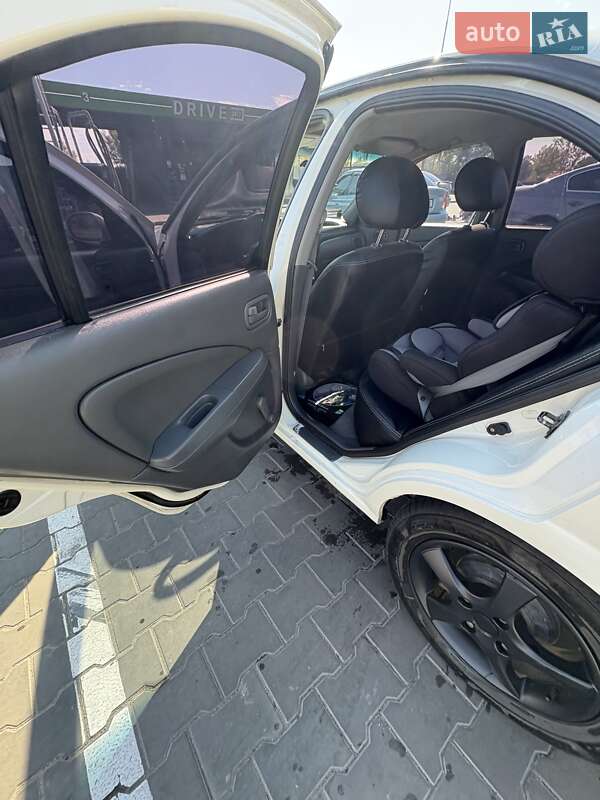 Седан Nissan Almera 2007 в Кам'янському