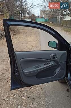 Седан Nissan Almera 2006 в  фото 4 Седан Nissan Almera 2006 в