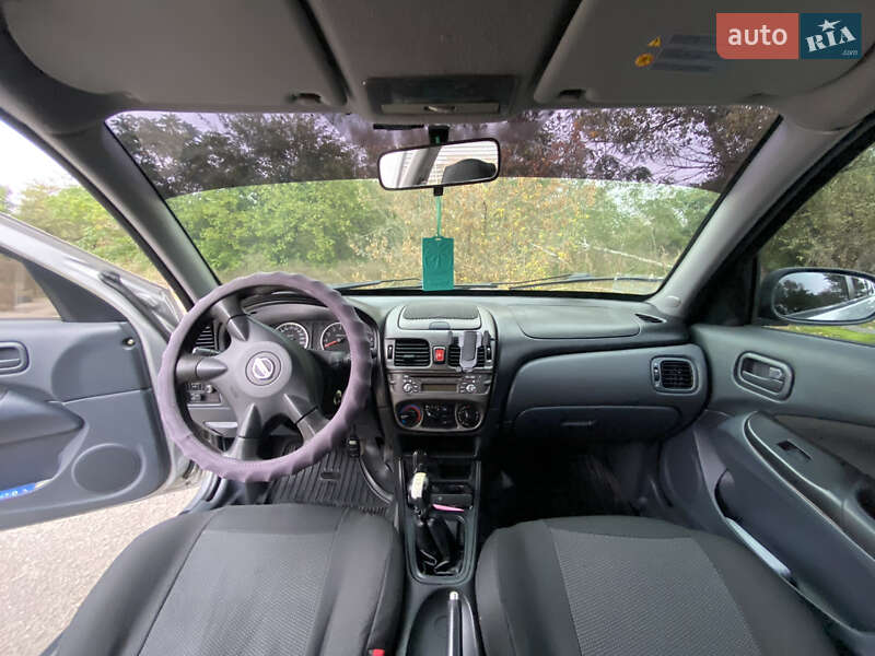 Хэтчбек Nissan Almera 2005 в Кременчуге