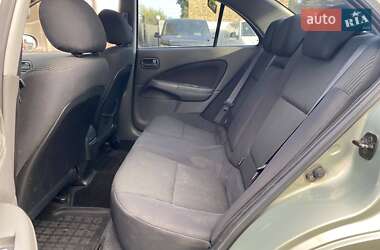 Седан Nissan Almera 2010 в 