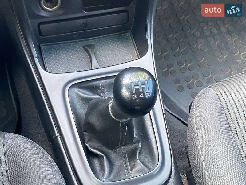 Седан Nissan Almera 2010 в Києві