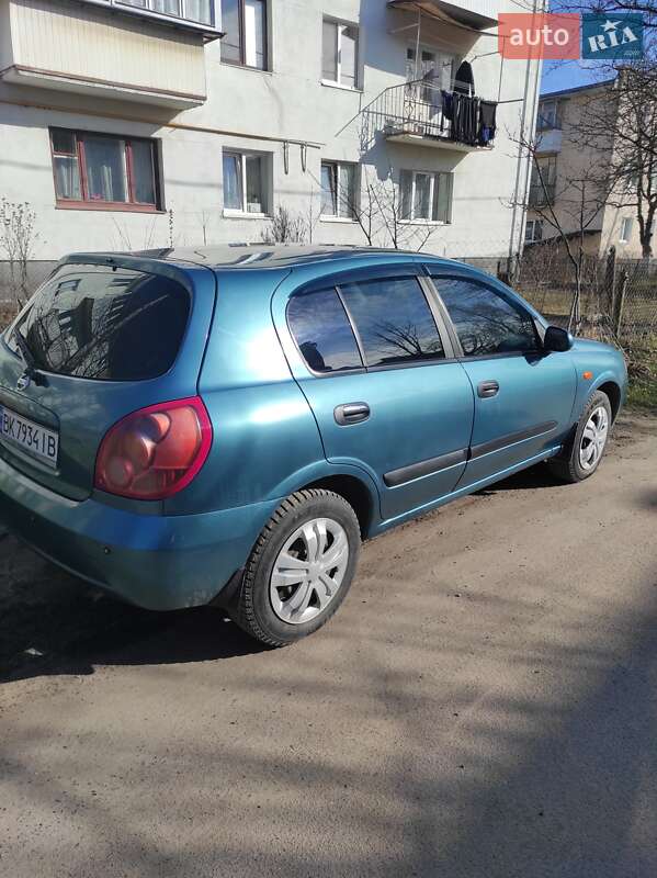 Хэтчбек Nissan Almera 2003 в Бродах