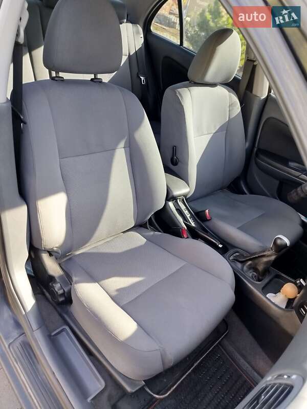 Седан Nissan Almera 2005 в Хмельницькому фото 22 Седан Nissan Almera 2005 в Хмельницькому