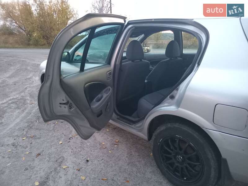 Хэтчбек Nissan Almera 2003 в Пушкаровке фото 2 Хэтчбек Nissan Almera 2003 в Пушкаровке