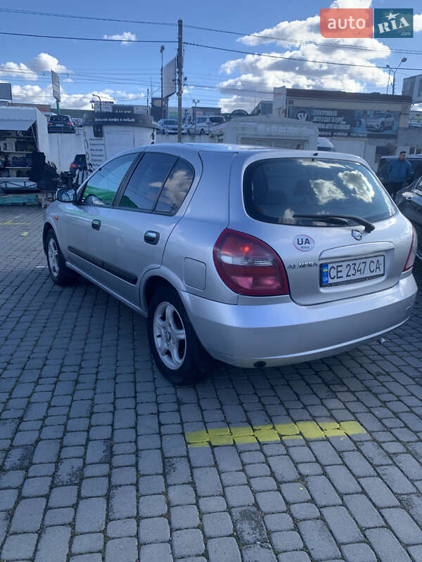 Хетчбек Nissan Almera 2003 в Чернівцях