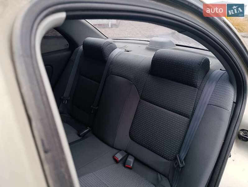 Седан Nissan Almera 2007 в Дніпрі