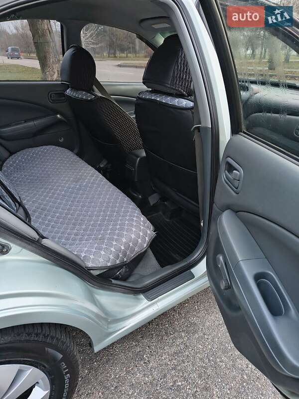 Седан Nissan Almera 2007 в Горишних Плавнях