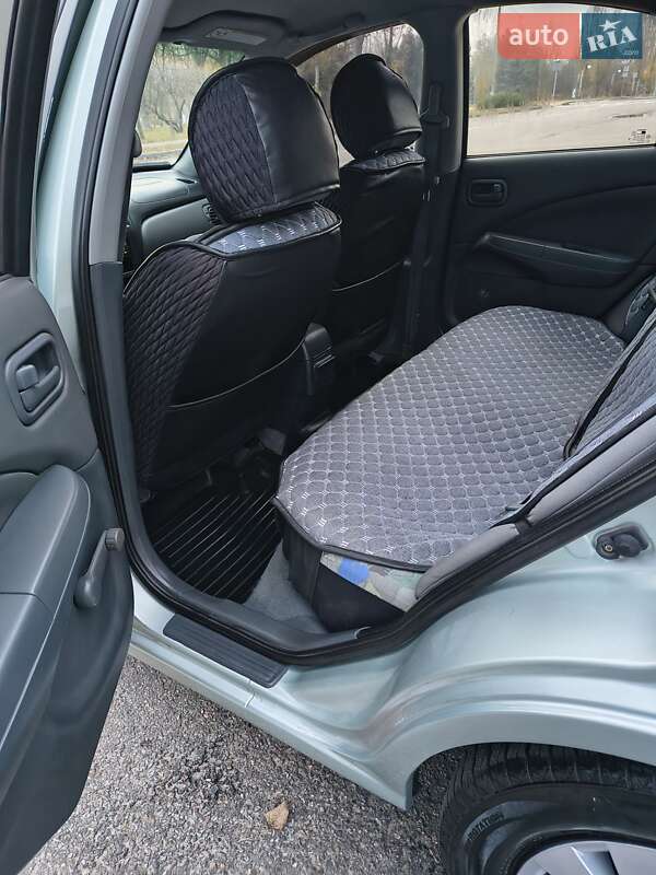 Седан Nissan Almera 2007 в Горишних Плавнях