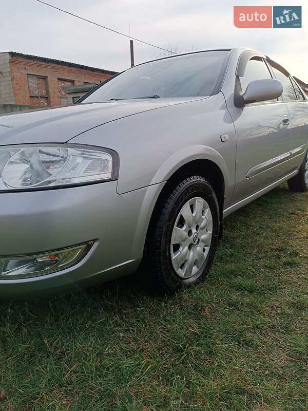 Седан Nissan Almera 2008 в Пирятине