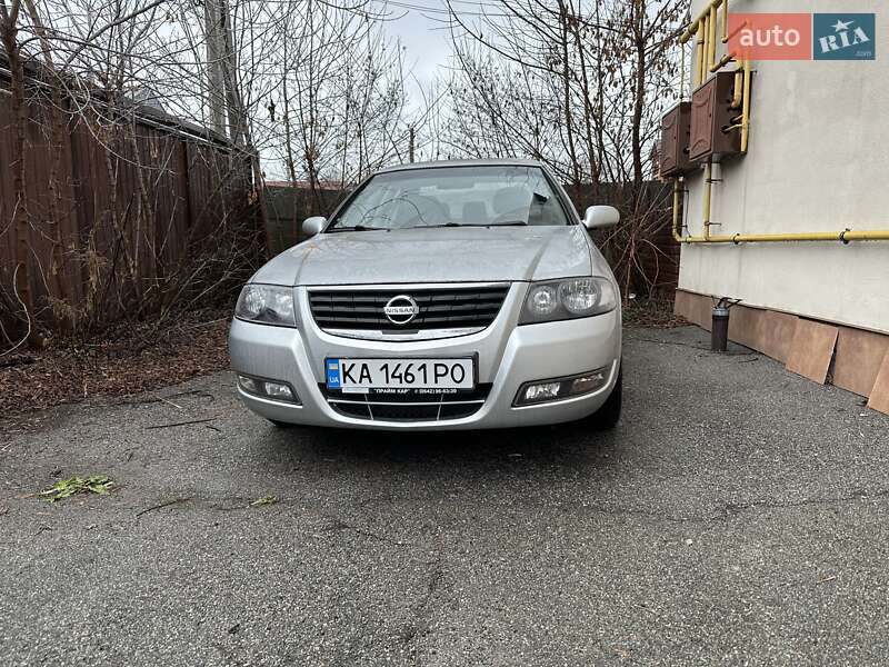 Седан Nissan Almera 2010 в Киеве