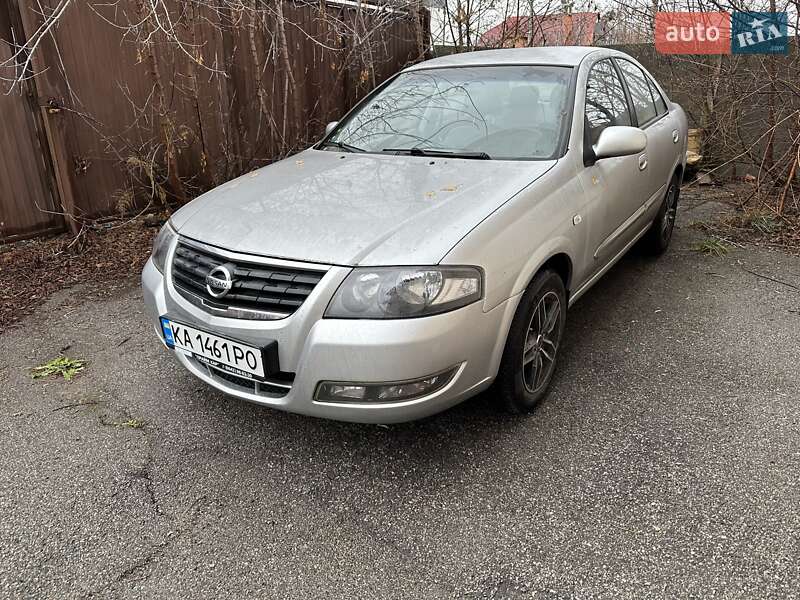 Седан Nissan Almera 2010 в Киеве