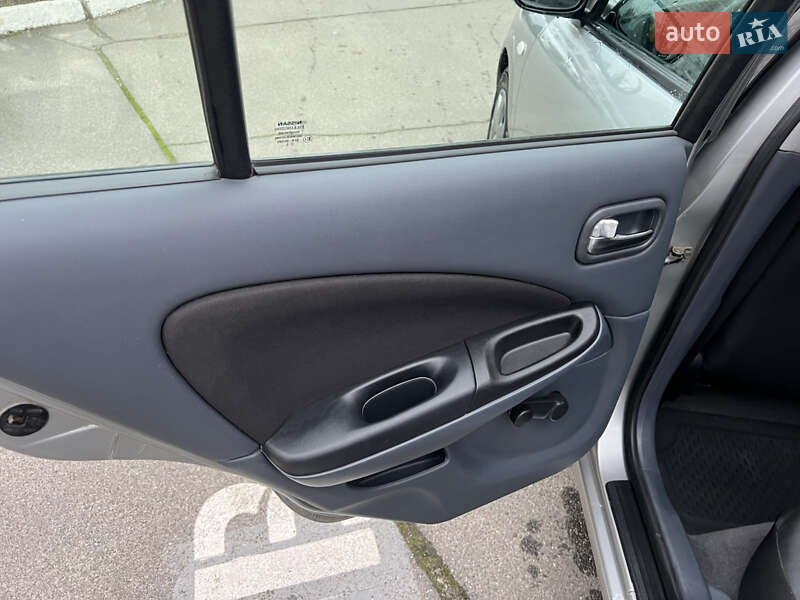 Седан Nissan Almera 2005 в Киеве фото 13 Седан Nissan Almera 2005 в Киеве