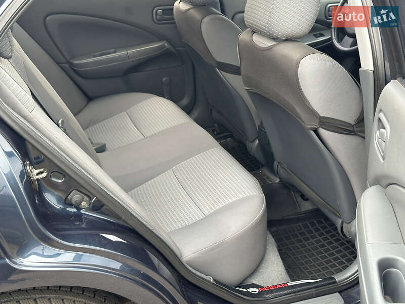 Седан Nissan Almera 2006 в Мене