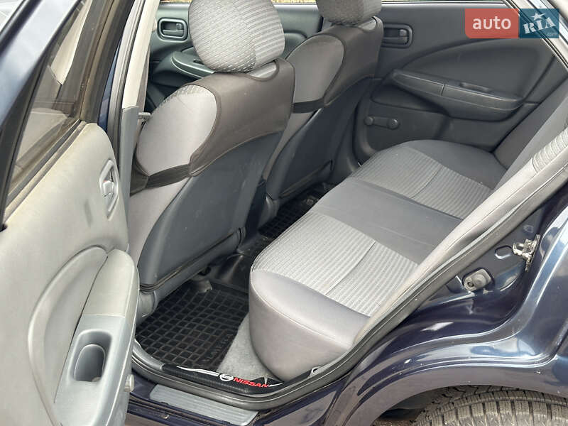 Седан Nissan Almera 2006 в Мене