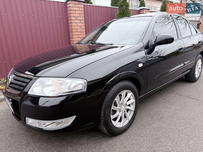 Седан Nissan Almera 2010 в Киеве