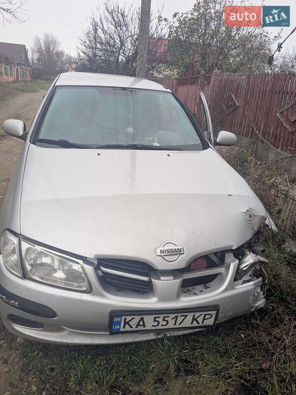 Седан Nissan Almera 2000 в Херсоне